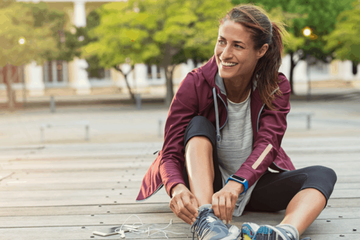 Frau mit Joggingschuhen